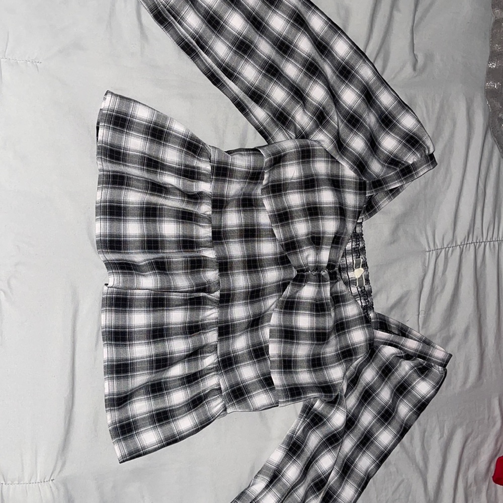 Plaid long sleeve off the shoulder cute crop top , fits amazing .